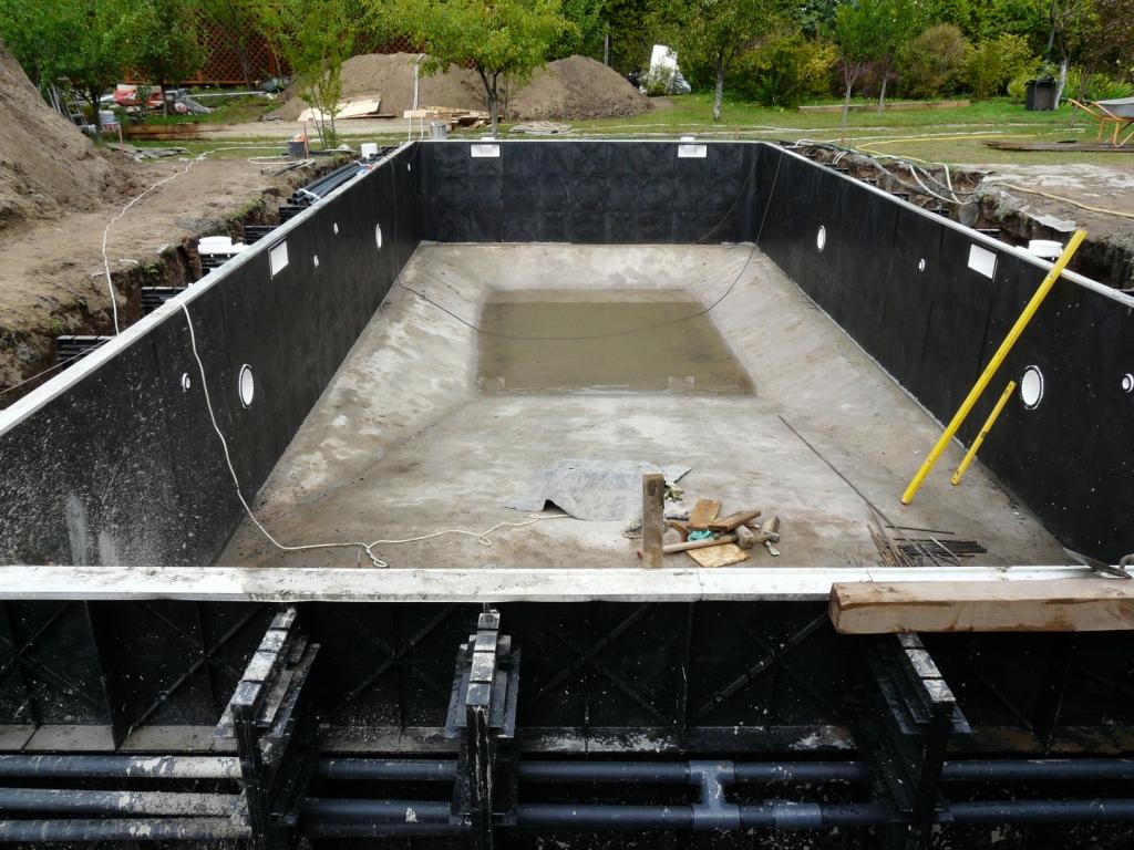 строительство бассейна